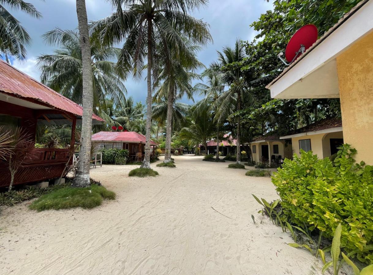 Beach Placid Resort Powered By Cocotel Ocoy ภายนอก รูปภาพ